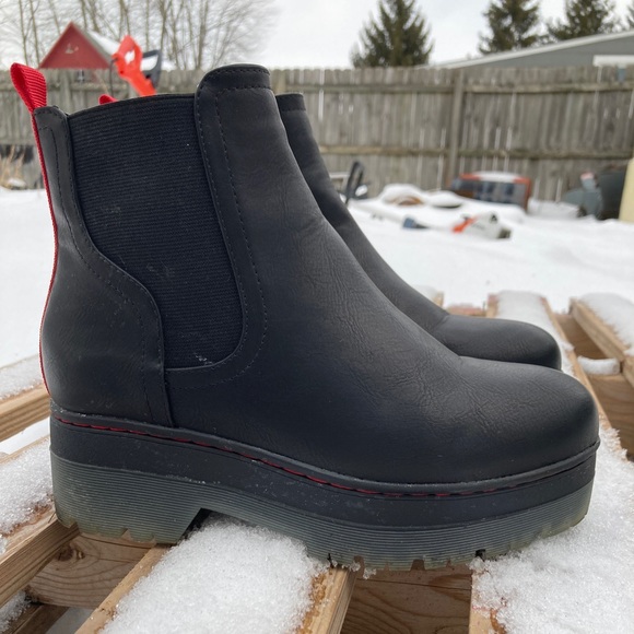 cayson platform chelsea boot